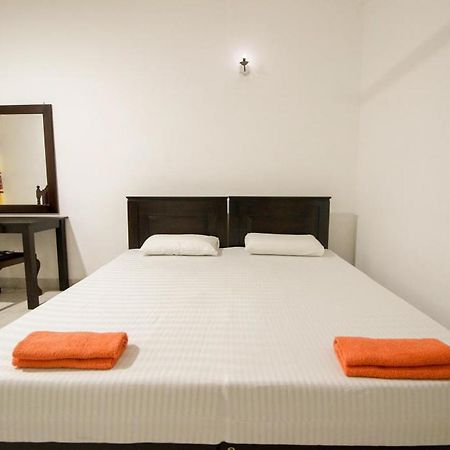 Yoho Relax On Hotel Kolombo Bagian luar foto